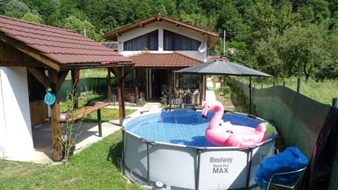 Day, Natural landscape, Garden, Swimming pool