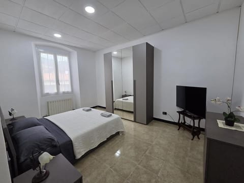 TV and multimedia, Bedroom, wardrobe