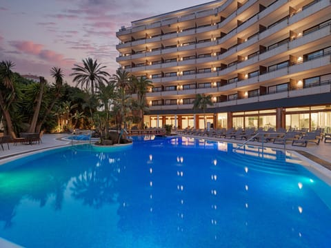 Property building, Pool view