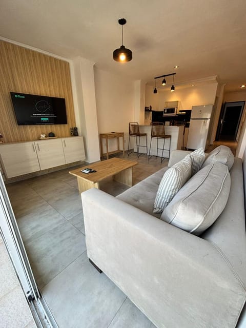 TV and multimedia, Kitchen or kitchenette, Dining area, Evening entertainment