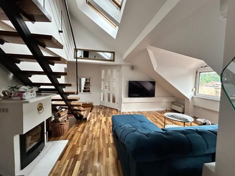 Communal lounge/ TV room, Living room, Photo of the whole room, Evening entertainment