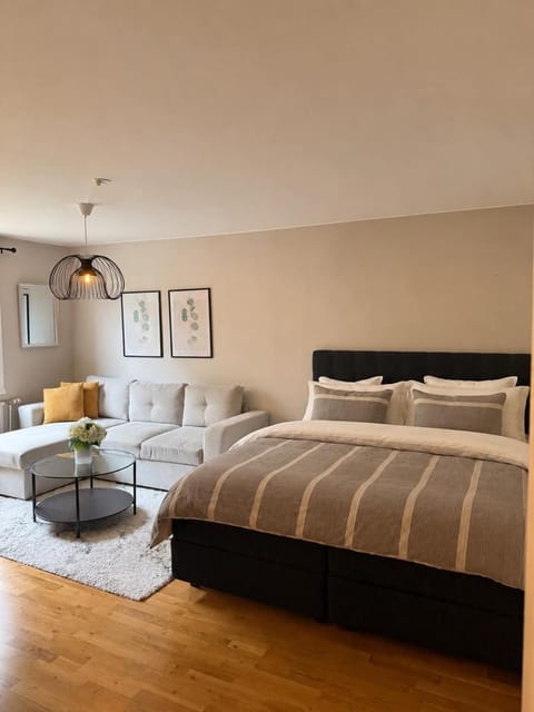 Bed, Living room, Bedroom
