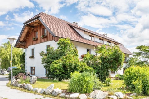 Pöllitzer Hollnhof Apartment in Carinthia, Austria