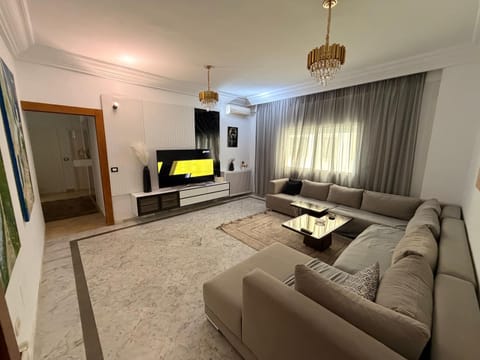 Communal lounge/ TV room, TV and multimedia, Living room
