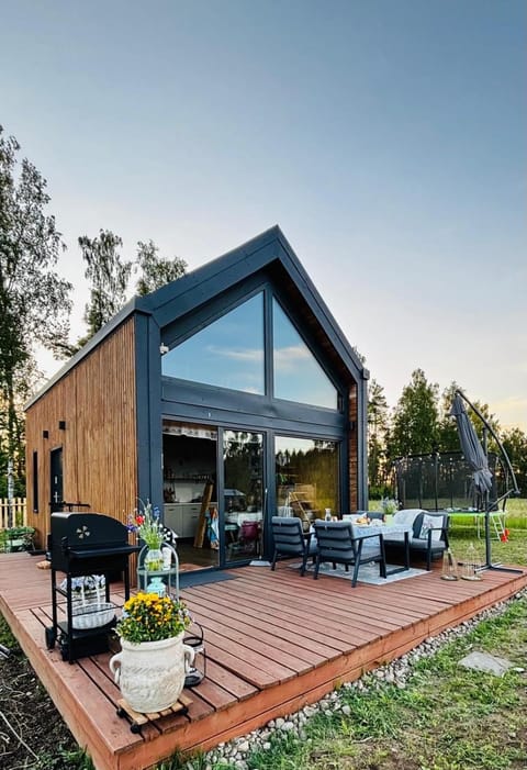 Property building, Day, Garden