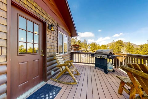 Property building, Day, BBQ facilities, BBQ facilities, Balcony/Terrace