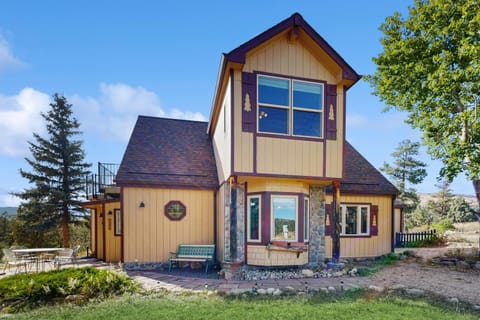 Property building, Day, Garden