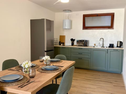 Kitchen or kitchenette, kitchen