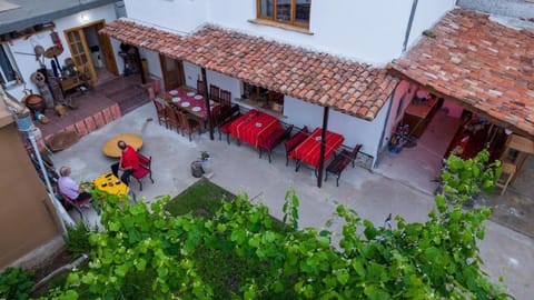 Restaurant/places to eat, People