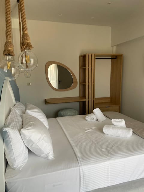 Bed, Photo of the whole room, Bedroom, towels, wardrobe