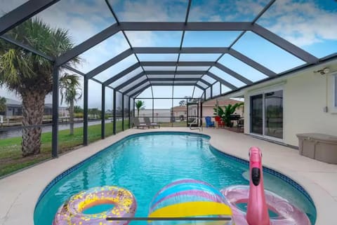 Pool view, Swimming pool