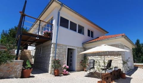 Property building, Balcony/Terrace
