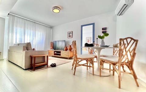 Living room, Lounge or bar