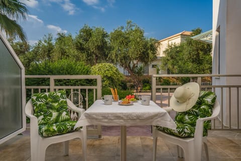 Garden, Balcony/Terrace
