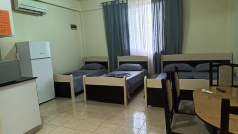 Bed, Photo of the whole room, Dining area, air conditioner