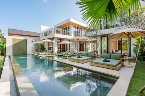 Property building, Pool view, Swimming pool, sunbed