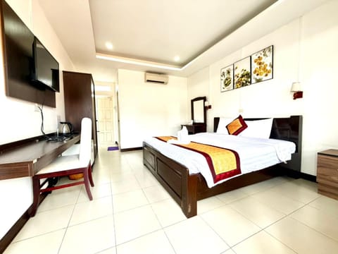 TV and multimedia, Photo of the whole room, air conditioner