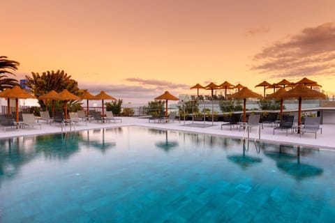 Garden, View (from property/room), Balcony/Terrace, Sea view, Swimming pool