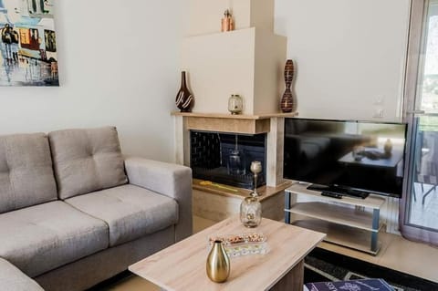 Communal lounge/ TV room, TV and multimedia, Living room