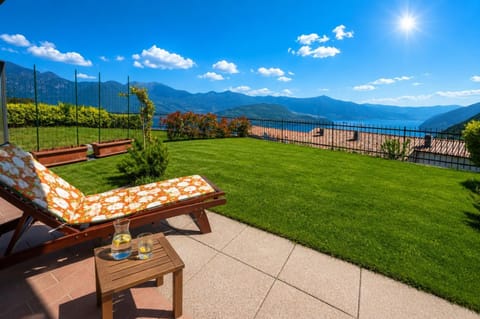 Garden, Balcony/Terrace, Garden view, Lake view, Lake view, Mountain view