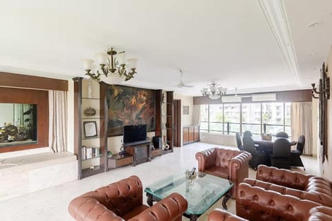 Communal lounge/ TV room, TV and multimedia, Living room, Seating area, Evening entertainment