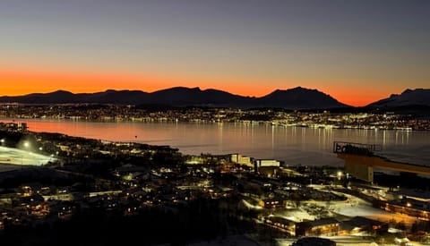 Natural landscape, View (from property/room), City view, Mountain view, Sea view, Sunset