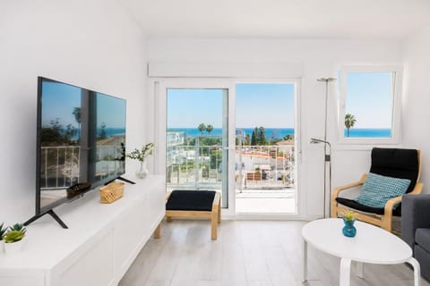 TV and multimedia, View (from property/room), Balcony/Terrace, Seating area, Sea view