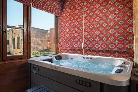 Natural landscape, Hot Tub, Bathroom, Bath