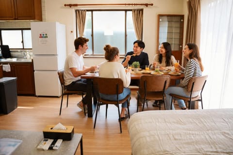 Photo of the whole room, Dining area
