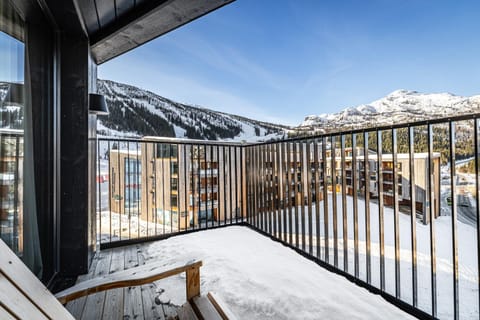 Patio, Winter, Skiing, Balcony/Terrace, Mountain view