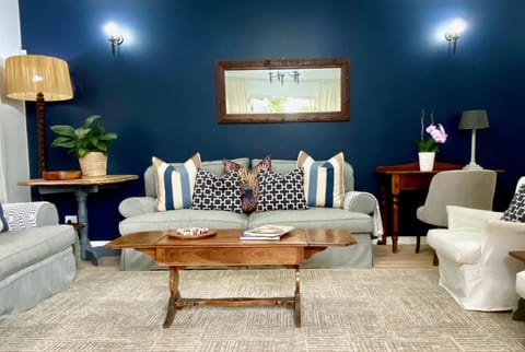 TV and multimedia, Lounge or bar, Seating area