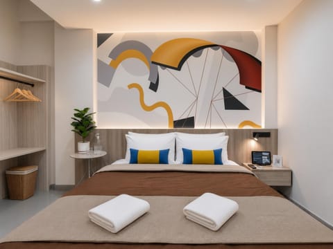 Bed, Photo of the whole room, towels