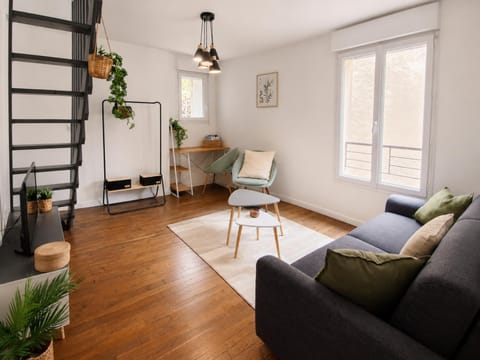View (from property/room), Living room, Seating area