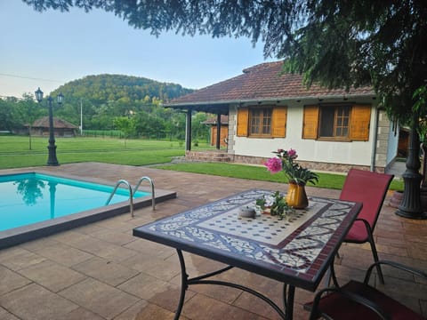 Swimming pool