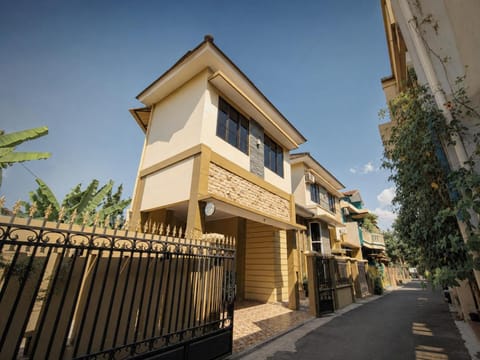 Property building, Street view