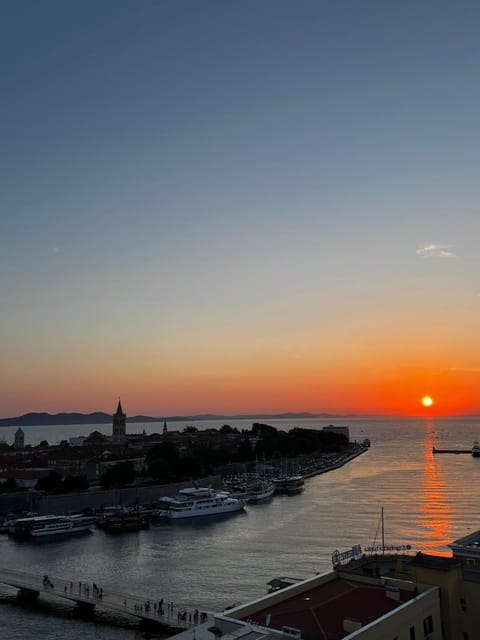 City view, City view, Sea view, Sea view