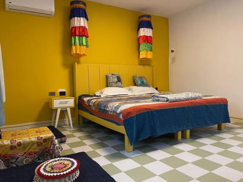 Bed, Bedroom, air conditioner