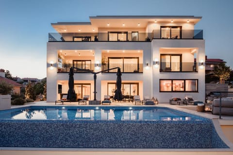 Property building, Swimming pool