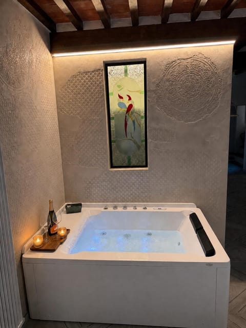Hot Tub, Bath