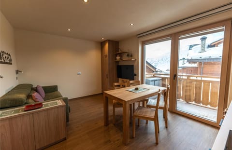 TV and multimedia, View (from property/room), Balcony/Terrace, Balcony/Terrace, Living room, Dining area