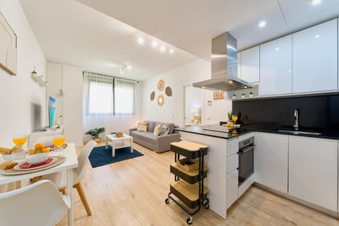Kitchen or kitchenette, Living room, oven