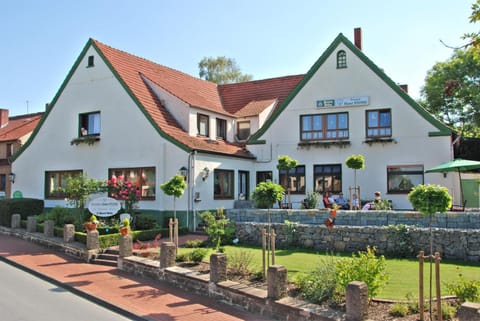 Property building, Day