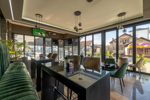 Lounge or bar, Entertainment