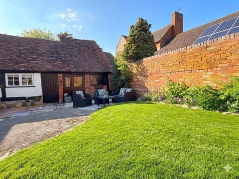 Property building, Garden, Garden view