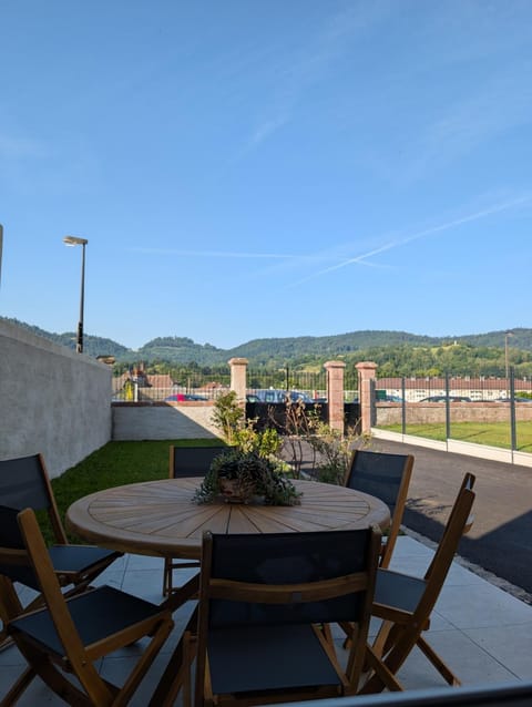 Patio, Garden view