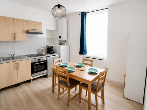 Dining area, dishwasher, oven, stove, toaster