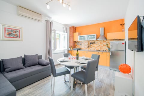 Kitchen or kitchenette, Living room, Dining area