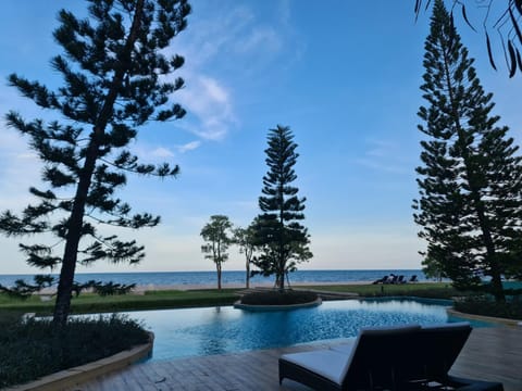 Beach, Swimming pool