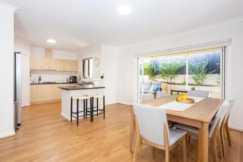 Kitchen or kitchenette, Dining area, kitchen, kitchen