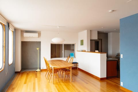 Dining area, kitchen